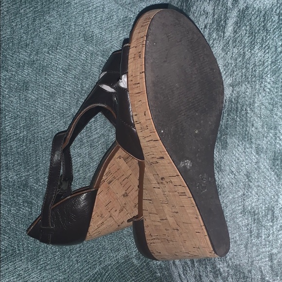 ❄️WINTER SALE PRICE $20❄️ Cute Wedges - Picture 4 of 6